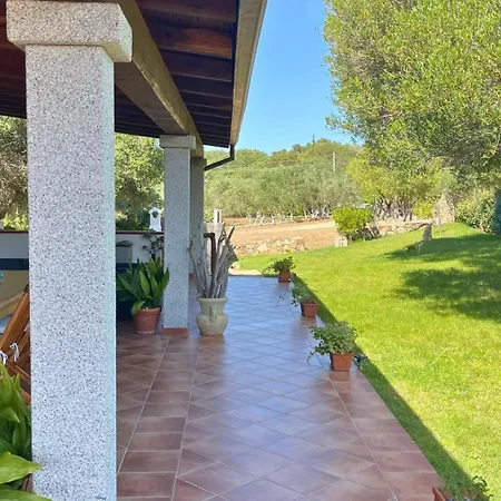 Immersi Nella Natura, Vicino Al Mare, Domo Sape Porto Pollo